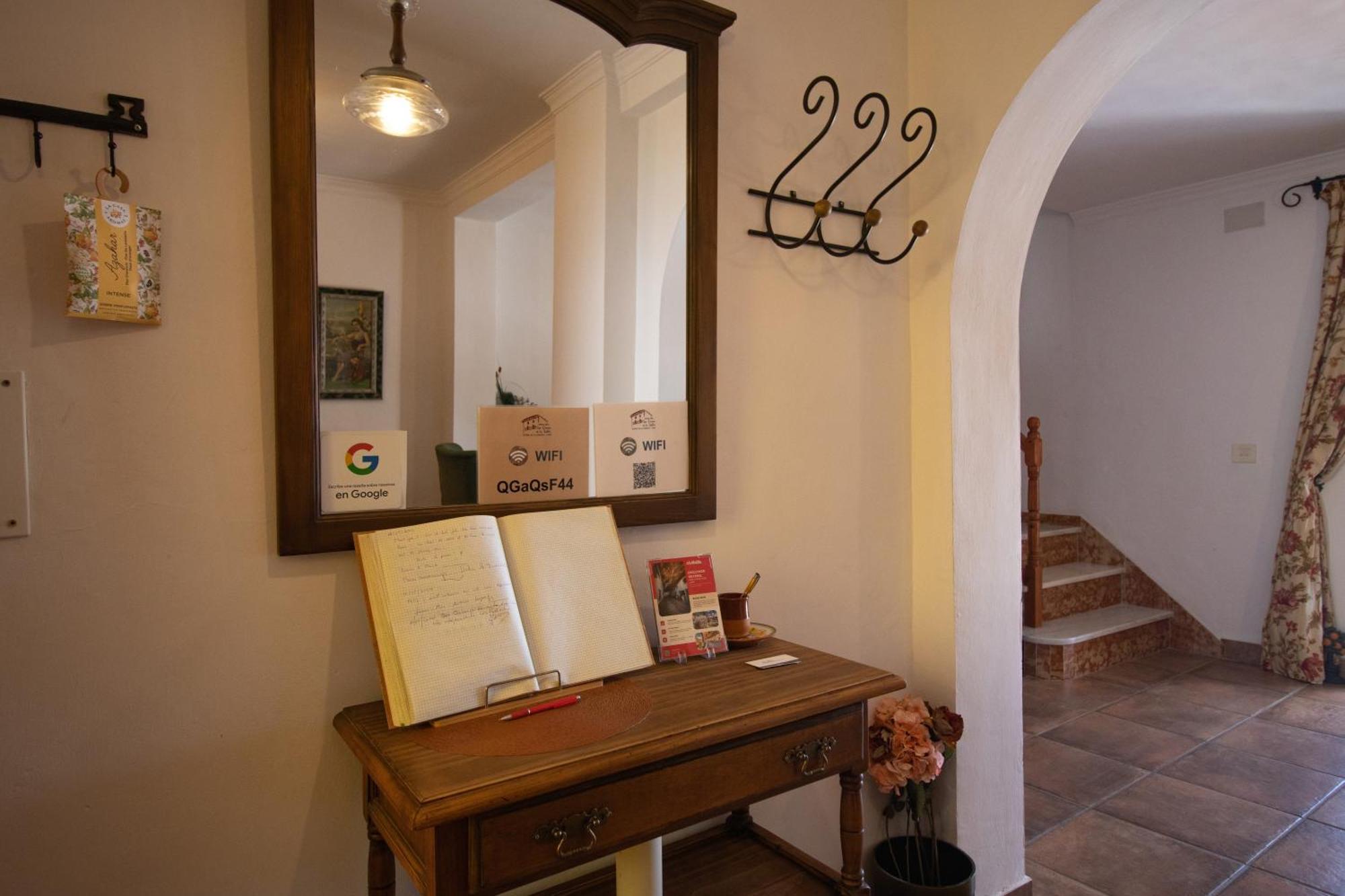 Вилла La Casa De La Lela Setenil De Las Bodegas Номер фото