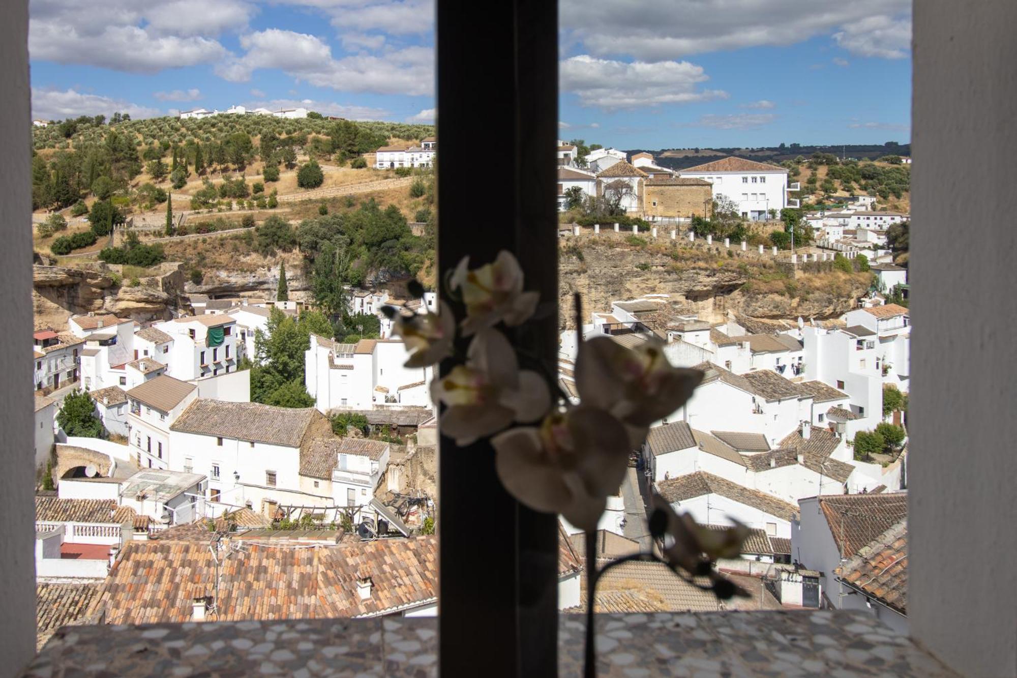 Вилла La Casa De La Lela Setenil De Las Bodegas Номер фото